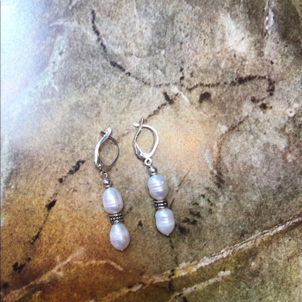 Responsible Freshwater Pearl Earrings - Picture 2 of 8